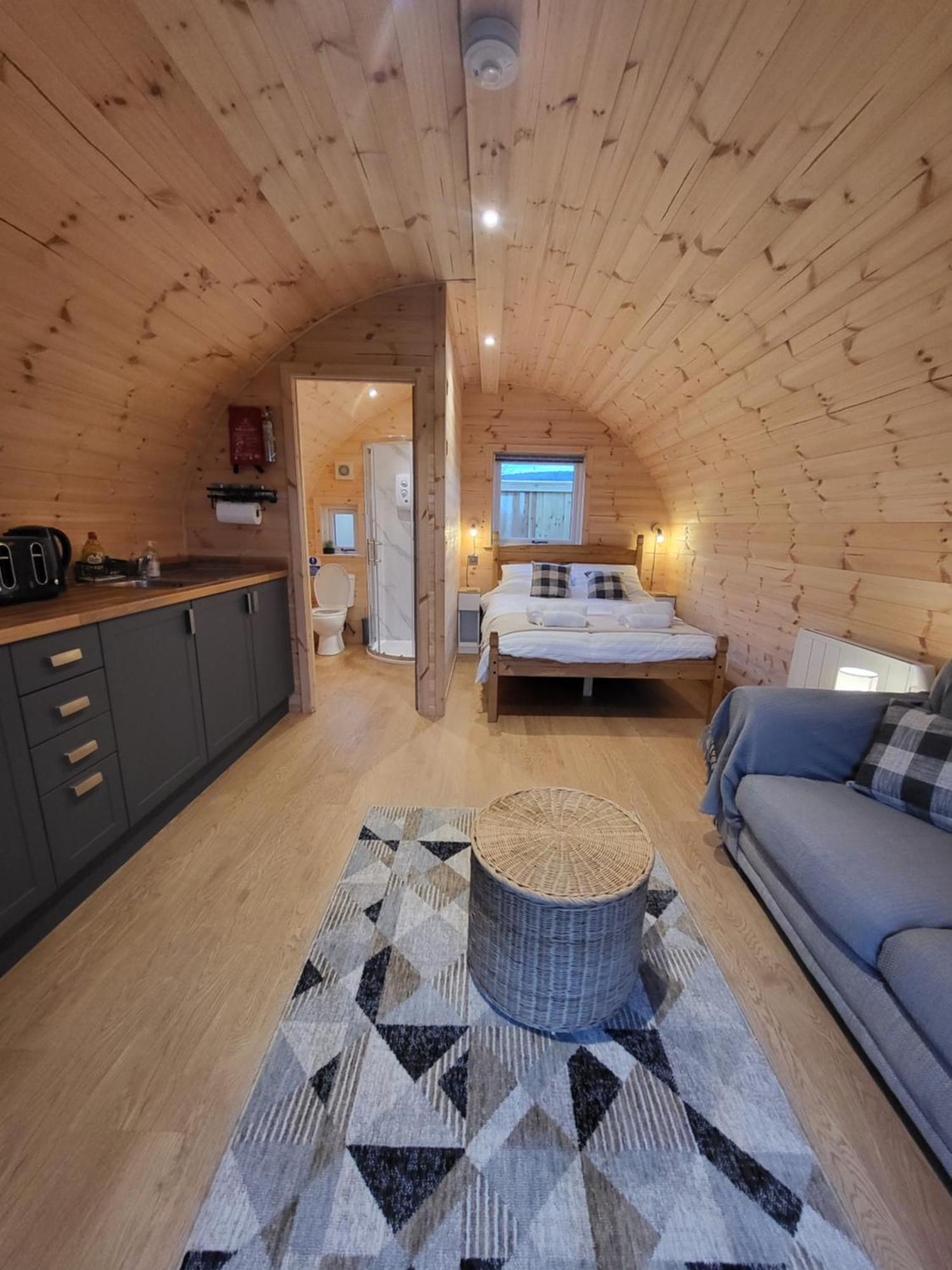 Hotel Lois' Pod With Hot Tub, Near Airport Bristol Exterior foto