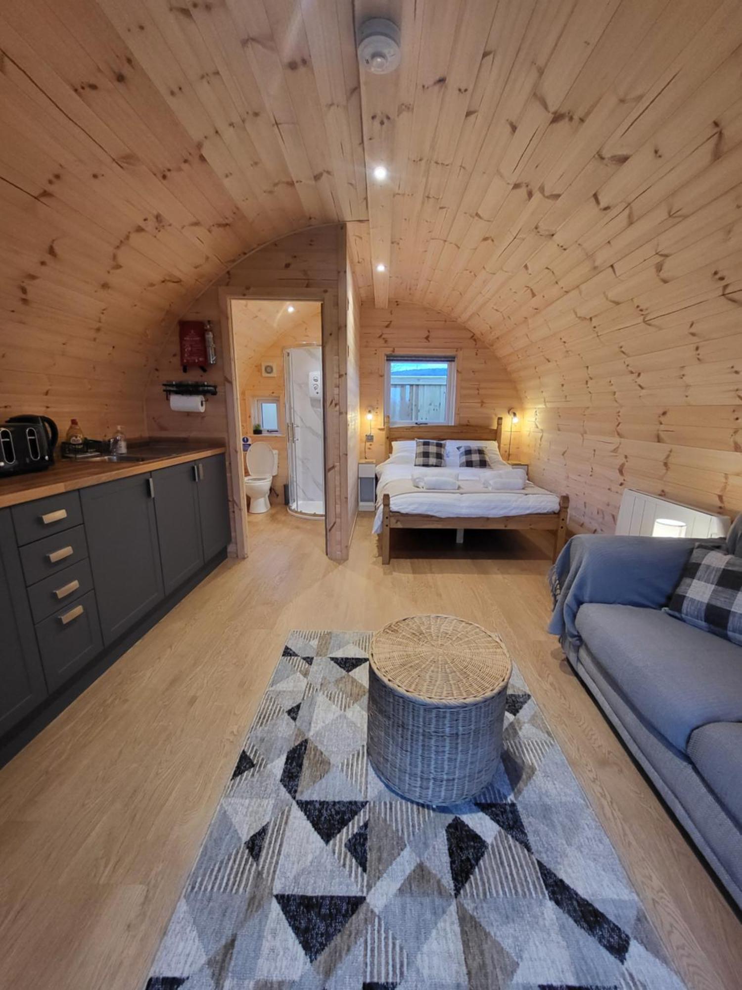 Hotel Lois' Pod With Hot Tub, Near Airport Bristol Exterior foto