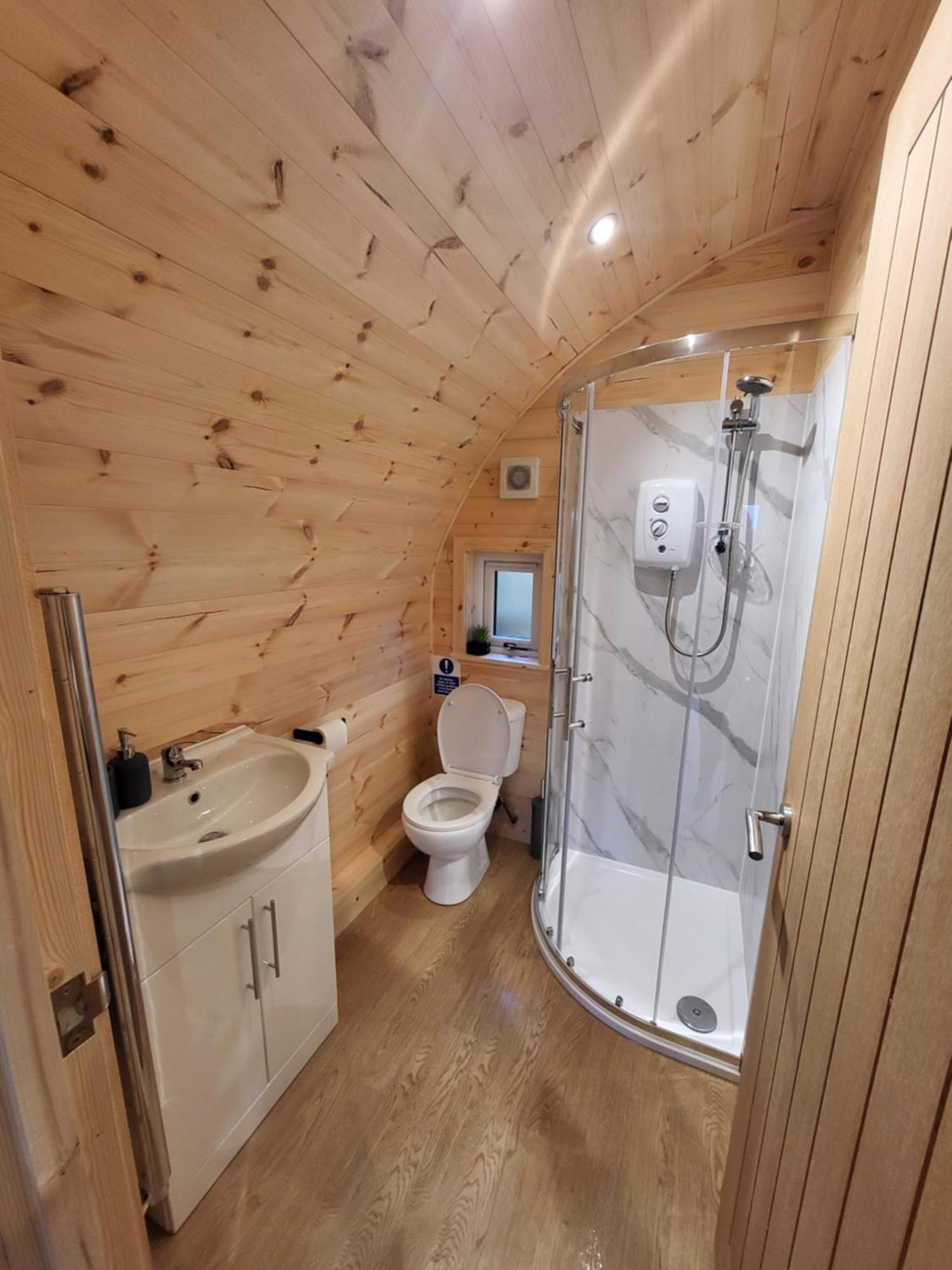 Hotel Lois' Pod With Hot Tub, Near Airport Bristol Exterior foto