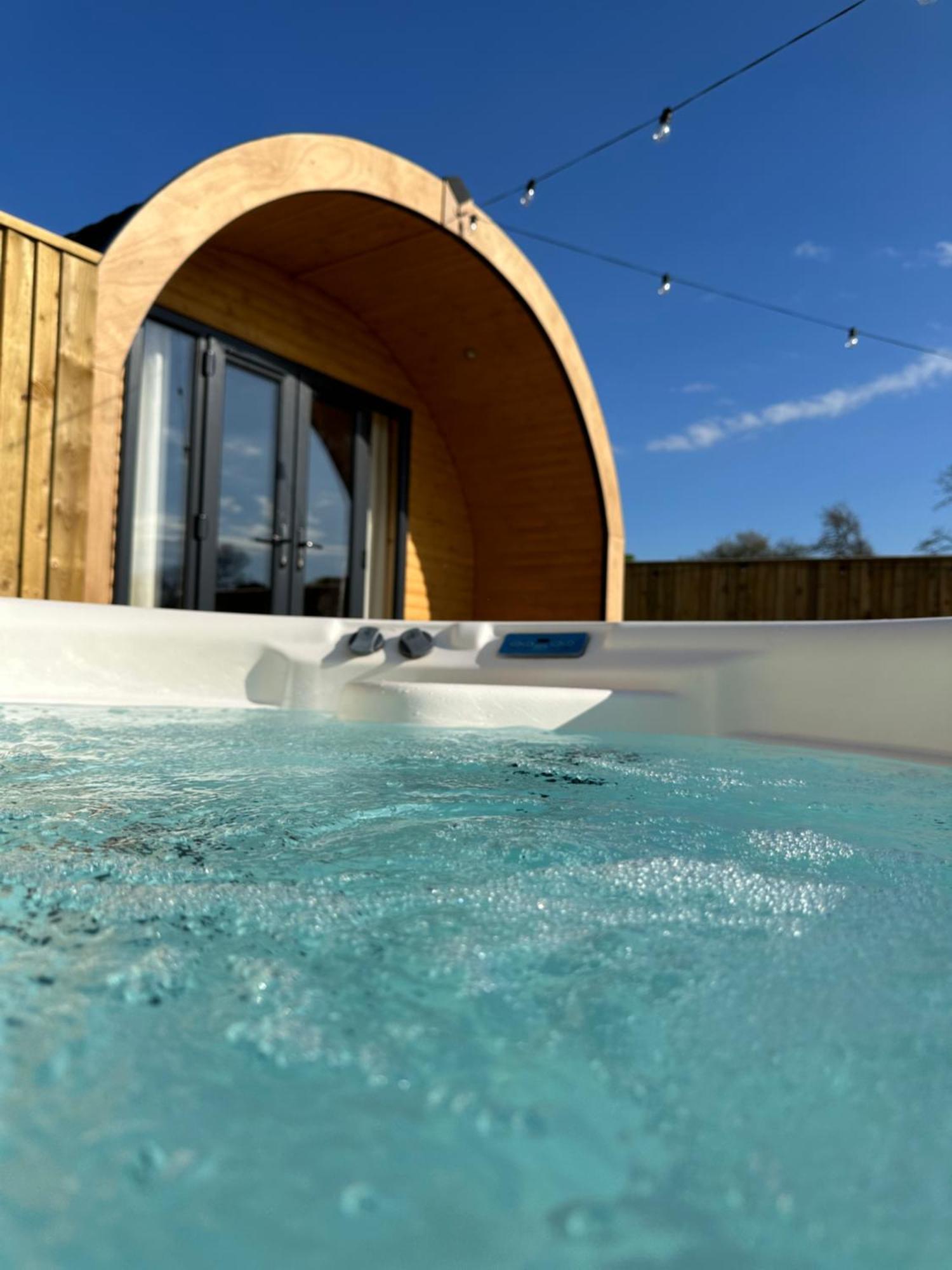 Hotel Lois' Pod With Hot Tub, Near Airport Bristol Exterior foto